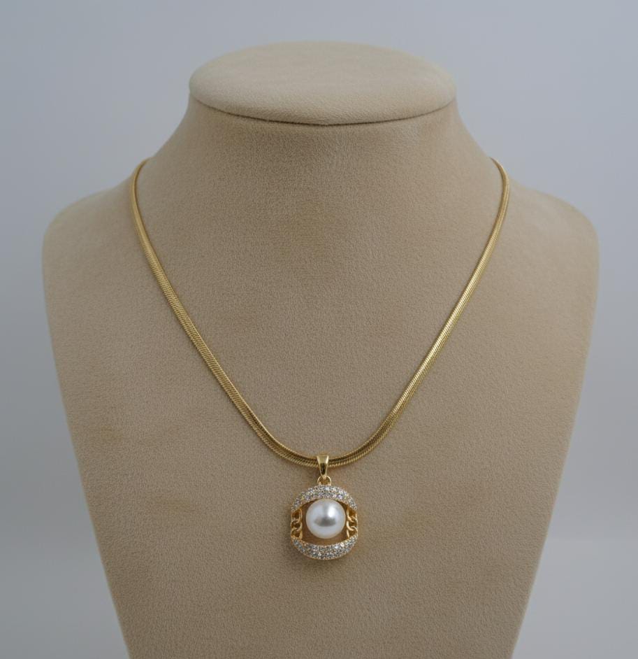 Golden Grace Pearl Pendant Chain